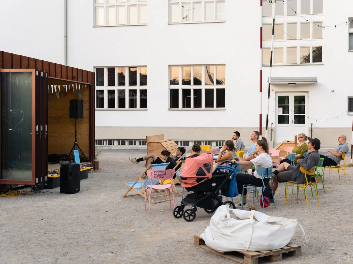Workshop with the Kolemhlíny Collective I - photograph by Alexej Zavodnov